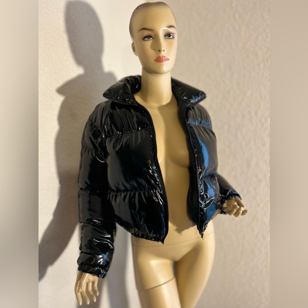 NWT Unbranded Shiny Puffer Crop Jacket, Large, MSRP $79, Black